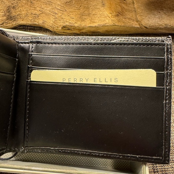 Perry Ellis Portfolio Men's Genuine Leather Passcase ID Wallet Black NWT - Picture 6 of 13